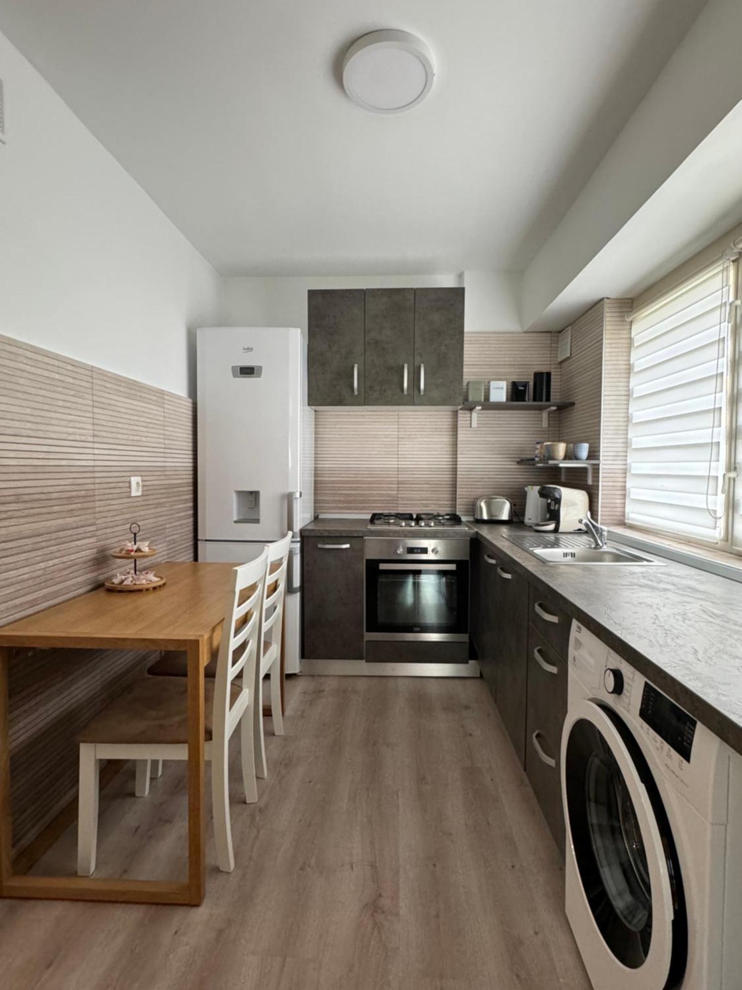 Lareina Apartament Клуж-Напока Екстериор снимка